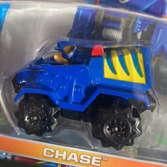 3 Paw Patrol True Metal Vehicles plus Bonus - Picture 3 of 10